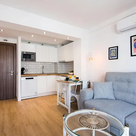Aloha Marina Private 1st Line Ocean Carihuela Апартаменты
